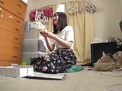 DASD-716 Sultry Honey's Seductive Poses Ignite Desire in Sultry Shoot