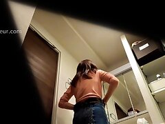 NZKM-015_tokuten Hungry Japanese Teen Licks Cum After Deep-Throating His Thick Cock