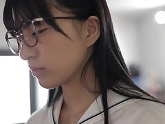 MVSD-587 Curvy Goddess Reveals Her Sensual Secrets in Seductive Showdown